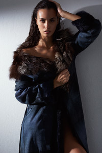 04-zaira-143009c.jpg