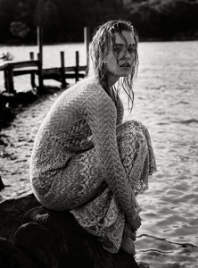 04_THEHIVE_MODELS_ESTI VAN BALEN_EDITORIAL_ESTI VAN BALEN ELLE AUSTRALIA BY GEORGE SANTONI AND RACHEL WAYMAN.jpg