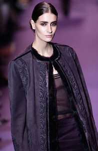 1079567164_YvesSaintLaurentFW2001PFW16.thumb.jpg.41a9cd1121c288ec7445fdd740ea2f27.jpg