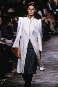 118517633_Chloe1999WomenRTW144.thumb.jpg.b9df80c32b546937b0e26e7fa44637e1.jpg