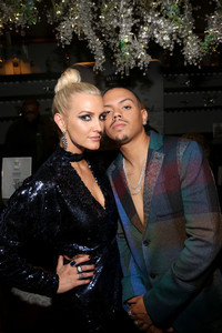 Ashlee+Simpson+2018+American+Music+Awards+QUsJj9N8g6Mx.jpg