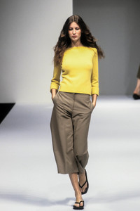 1220506371_MaxMara1999WomenRTW65.thumb.jpg.ab3992c5724e52eb88305827bc3966d5.jpg