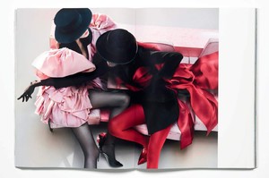 1239455772_AnotherMagazine-September2018-227.thumb.jpg.85a44506f11810207cad8d31f2185f1f.jpg