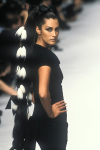 1315058752_Chanel1995HauteCouture164.thumb.jpg.4f9df5290412897fdfdc03c4be6d3edd.jpg