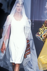 1420803344_JeanCharlesdeCastelbajac1995WomenRTW116.thumb.jpg.976216bc520cf5d8fd3840e256faa5d5.jpg