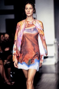 1555851589_VivienneTam1999WomenRTW90.thumb.jpg.1233e76e2f28fb1729a94d8622229367.jpg