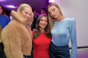 Toni+Garrn+Pickable+Celebrates+Launch+New+az1mKE_4VKEx.jpg