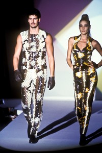 1724315309_ThierryMugler1991WomenRTW98.thumb.jpg.6dcd66eb18448f34f7e2761e51d19a6e.jpg