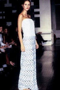 1774380769_VivienneTam1999WomenRTW98.thumb.jpg.601293c291c64fadec017a5d761b7cc5.jpg