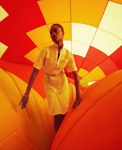 1990891674_HarpersBazaarUSNovember2018-19.thumb.jpg.aa65e88b67c9a4732cc99c0ffa117317.jpg