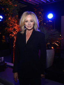 Susan+Anton+RH+Restoration+Hardware+Celebrates+LlEin7GukF4x.jpg