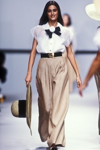 1_chanel-ss-1989-2_html.thumb.JPEG.62c0b687d2086dfd5d3f1b7472d63f95.JPEG