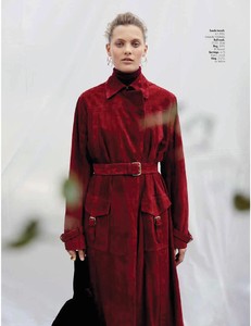 2018-11-01_Hello_Fashion_Monthly-page-019.jpg