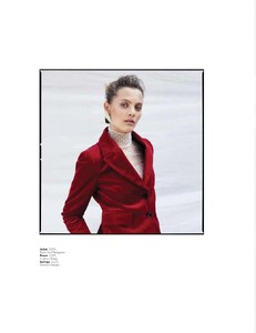 2018-11-01_Hello_Fashion_Monthly-page-024.jpg