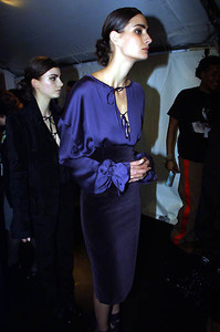 2039885616_YvesSaintLaurentFW2001PFW6.thumb.jpg.2b5886afeaa5c546b81e9634d759b470.jpg