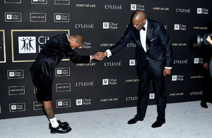 Pharrell+Williams+City+Hope+Gala+Arrivals+zQCRI0tigMJx.jpg