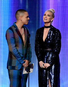 Ashlee+Simpson+2018+American+Music+Awards+20dmZRCFa-Bx.jpg