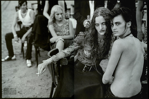 vogue it oct 99 by peter lindbergh (2).jpg