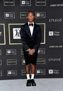 Pharrell+Williams+City+Hope+Gala+Arrivals+3-SeEJ0m3ekx.jpg