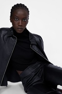 2398236800_2_3_1.jpg