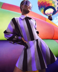 278751896_HarpersBazaarUSNovember2018-21.thumb.jpg.dcce7338f794d5f9cca574543788c460.jpg