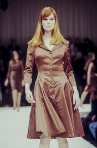 2_alberta-ferretti-fw-1995-3_html.thumb.JPEG.4c0e28e29bca1fba1785038df1346ccb.JPEG