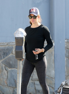 Jennifer+Garner+out+and+about+58gu07cWQ2_x.jpg