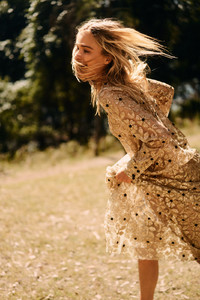 02_THEHIVE_MODELS_ESTI VAN BALdEN_EDITORIAL_EdSTI VAN BALEN ELLE AUSTRALIA BY GEORGE SANTONI AND RACHEL WAYMAN.jpg