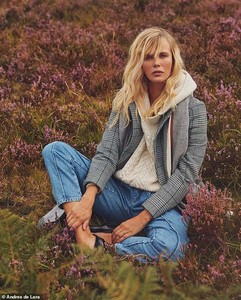 4757316-6239565-Coat_320_phase_eight_com_Jumper_39_50_marksandspencer_com_Jeans_-a-15_1538666326903.jpg
