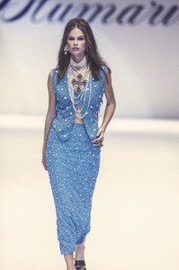 485063956_Blumarine1993WomenRTW94.thumb.jpg.0abf8ee86f5366a8f38079ab01867d14.jpg