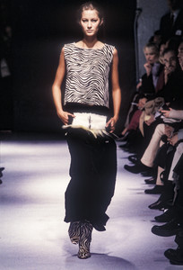 4_marni-fw-1999-5_html.thumb.JPEG.03a80d307212f4f97d646c5964ae03c3.JPEG