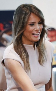 50B2A12B00000578-6211199-The_first_lady_has_previously_traveled_alone_to_Canada_a-m-73_1537993633947.jpg
