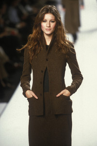 553120482_RalphLauren1998WomenRTW19.thumb.jpg.783cedcdf5fffb3b86e33dab6683c2b1.jpg