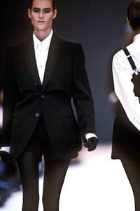 637772130_IsseyMiyake1989WomenRTW52.thumb.jpg.f3d3b8806431980ae7a0689324ddd783.jpg