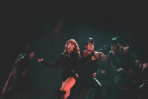         tay071018BZNimage10.jpg