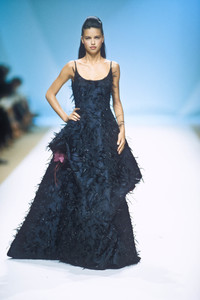 664323988_PierreBalmain1999HauteCouture100.thumb.jpg.19c7802890a31df6bc18b3655e0e70d2.jpg