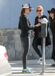 Jennifer+Garner+out+and+about+XTx7WlgFOk_x.jpg