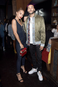 Jasmine+Sanders+Bella+Hadid+x+True+Religion+vvkcuS1CgSWx.jpg