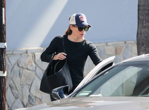 Jennifer+Garner+out+and+about+FnBh6ryLG87x.jpg