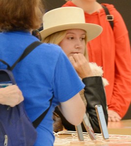        tis091018BZNimage130.JPG