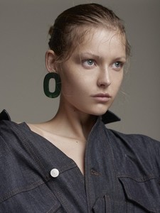 Emily Butcher tab5ggekgjl9dej0aydn.jpg