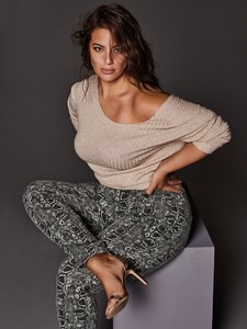 Ashley-Graham-Mango-Violeta-Fall-2018-Campaign06.jpg