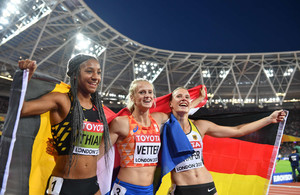 Carolin-Schafer--Celebrates-silver-medal-of-the-hepathlon-at-2017-IAAF-World-Championships--03.jpg