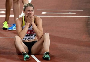 Carolin-Schafer--Celebrates-silver-medal-of-the-hepathlon-at-2017-IAAF-World-Championships--32-662x459.jpg