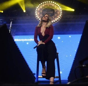 Edurne-escote-concierto-13.jpg