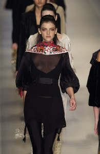 Etro_Fall_2003_MAH6YX-SEpfx.jpg