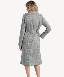 HTW_JOA_HIGH_SLIT_BELTED_COAT_BLACK_PLAID_BACK_CROP_0046.jpg