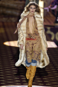 Roberto_Cavalli_Fall_2004_INhdr46p8Cfx.thumb.jpg.b44cd0ca50e6c0b092dbb4cd80f9598a.jpg