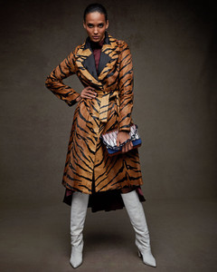 Simonetta-Ravizza-Reversible-Tiger-Print-Lamb-Short-Coat.thumb.jpg.9bb9d3ad51afe75d8923ba06c2ef8937.jpg