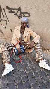 Valentino-Resort-2019-Juergen-Teller-05.thumb.jpg.2ff05ad5e23ec779e0b51408642ac6f4.jpg